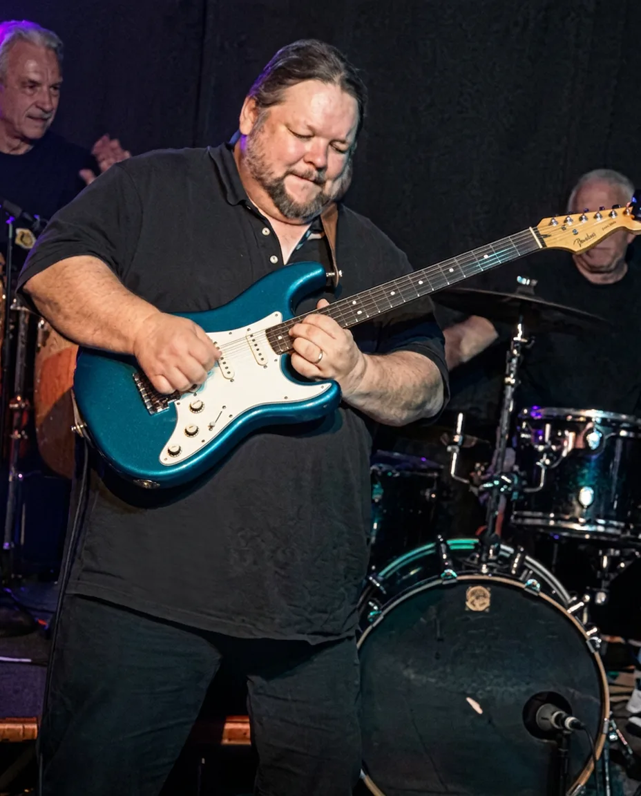 MJB bios Barry Barry Hynes
